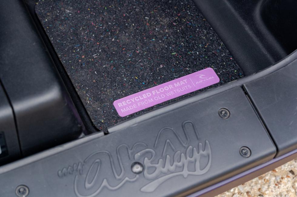 Το νέο Citroen Ami Buggy Rip Curl... λατρεύει το σερφ!